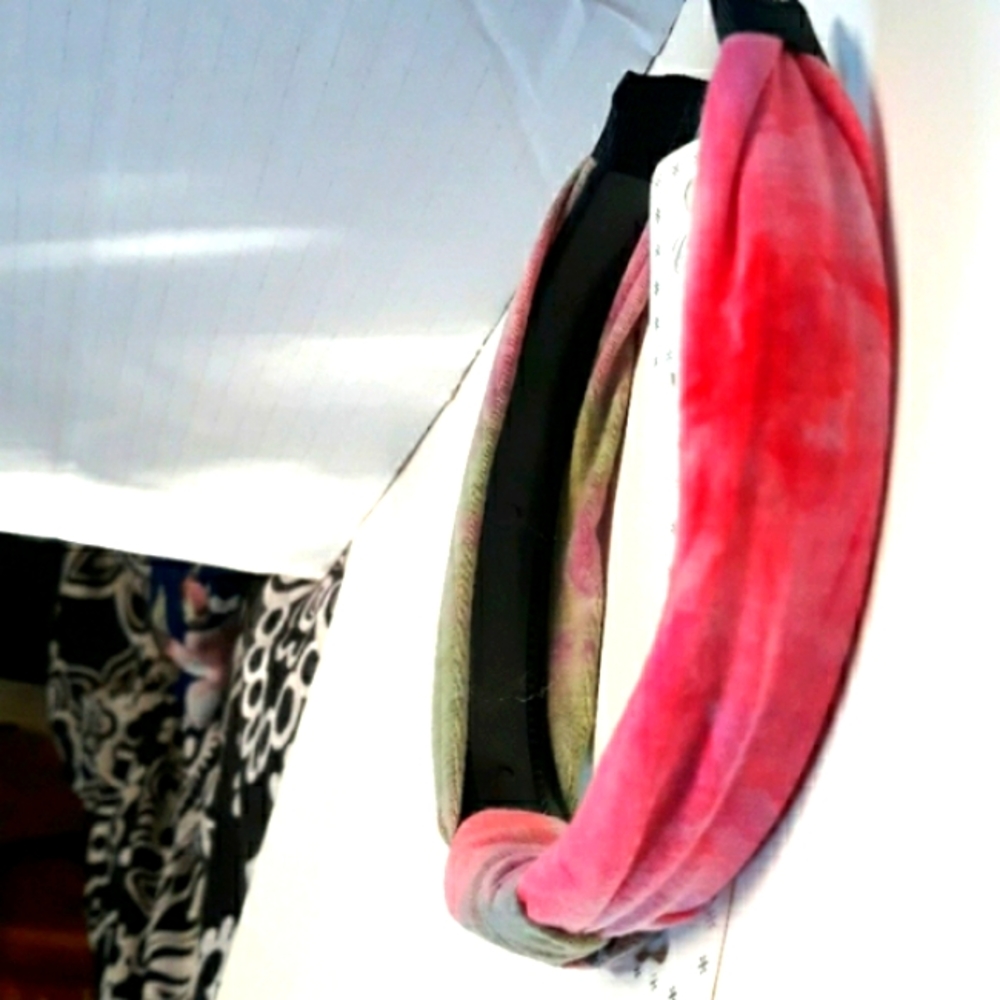 NWT Adorable tie dye knotted headband - Picture 3 of 5